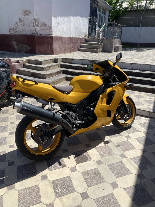 Kawasaki 600 куб мотоцикл