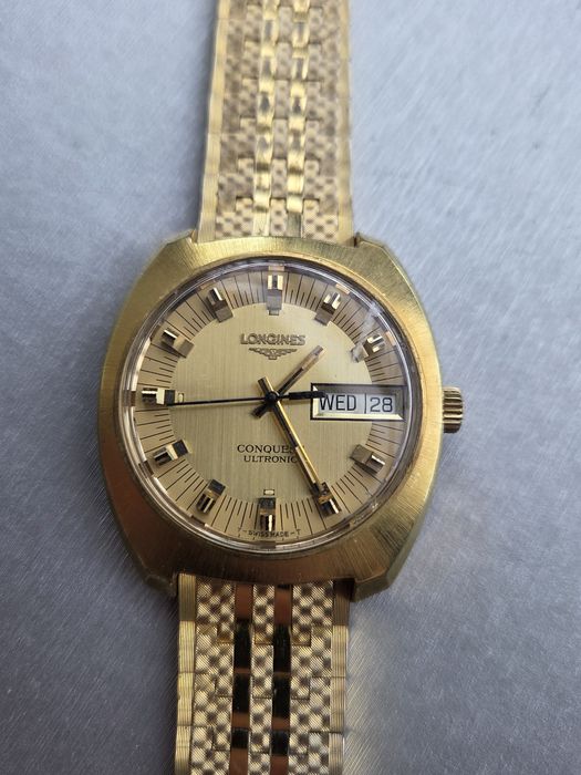 Стар ръчен часовник Longines