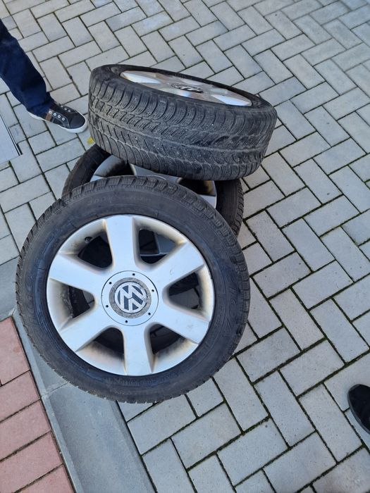 Vând jante Volkswagen R16