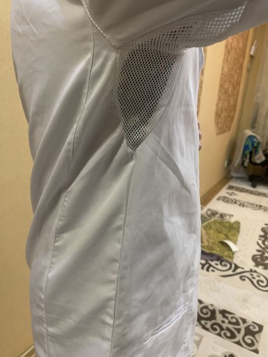 Продам белые халаты