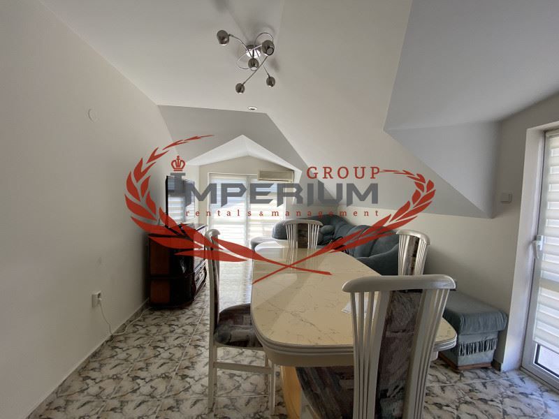 Дава се под наем Тристаен апартамент в Варна, Цветен квартал - 85 кв.м за 663 € - Снимка #6