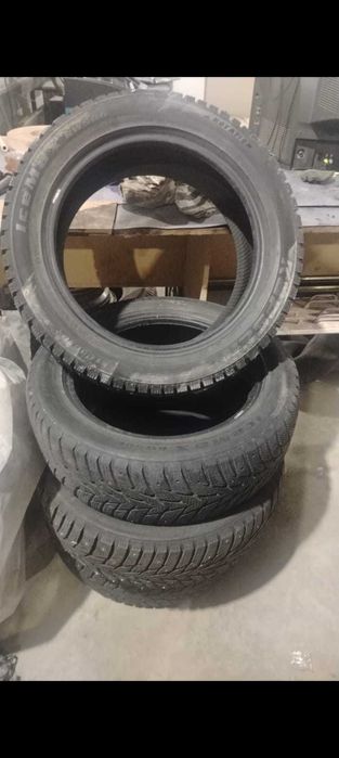 Продам Б/У  Автошины летние.  215,  55,  R17