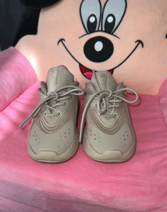 Adidas Ozelia marimea 25,5