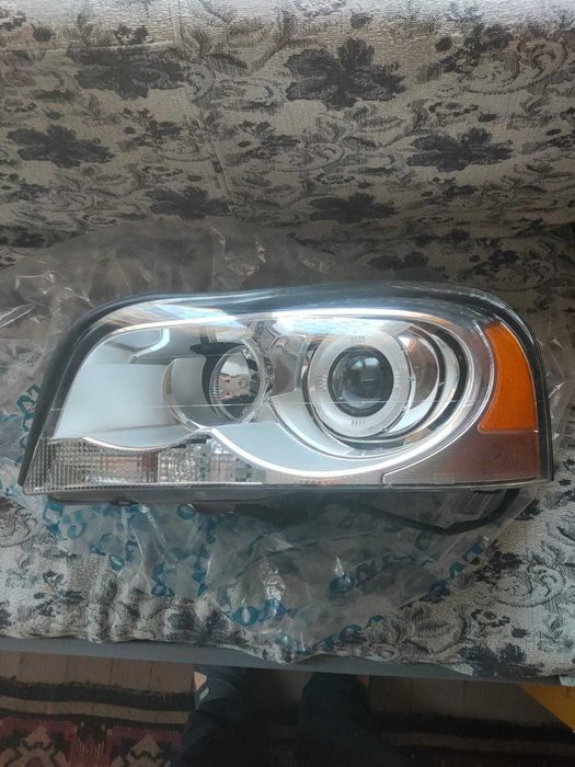 Volvo XC90 Оригинален Ксенонов Ляв Фар 31446872