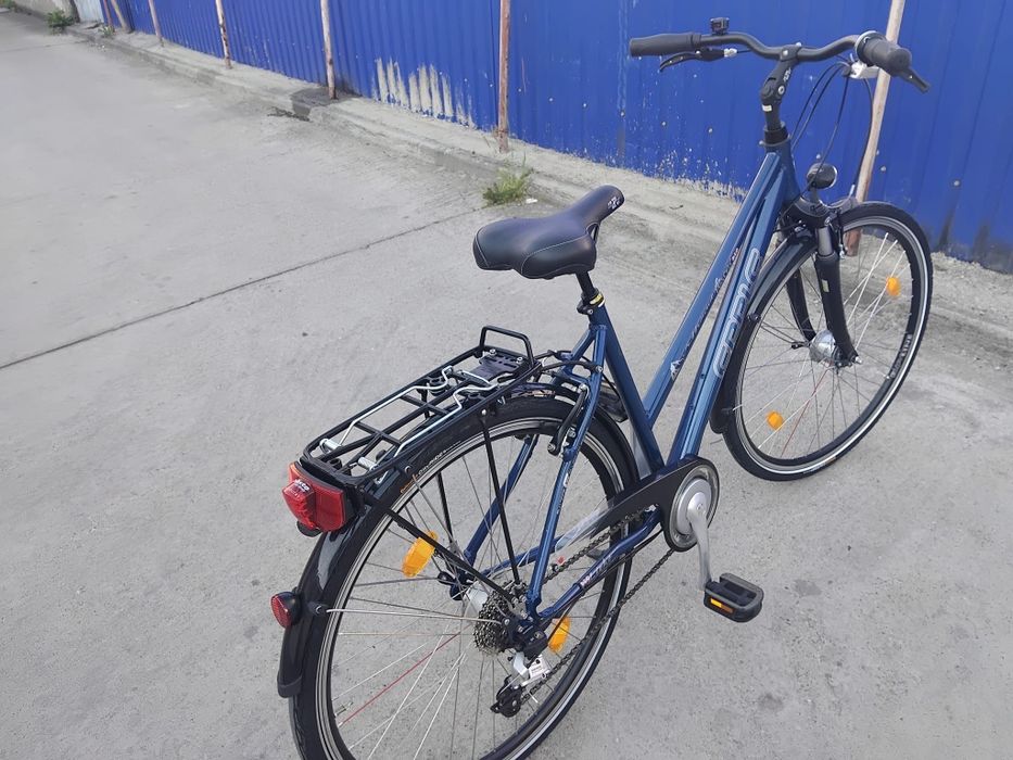 Vând bicicleta din aluminiu pentru damă