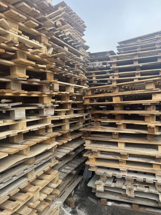 Прдам поддоны в хорошем состоянии