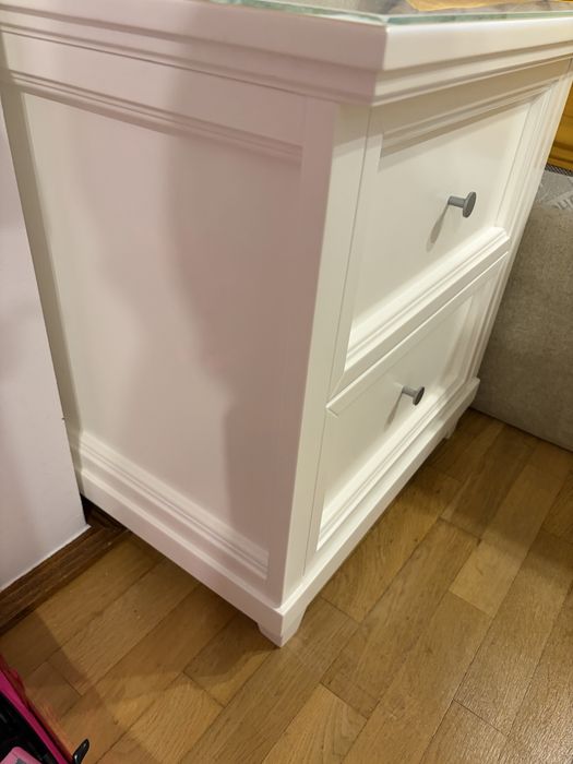 2 Noptiere din lemn masiv si mdf