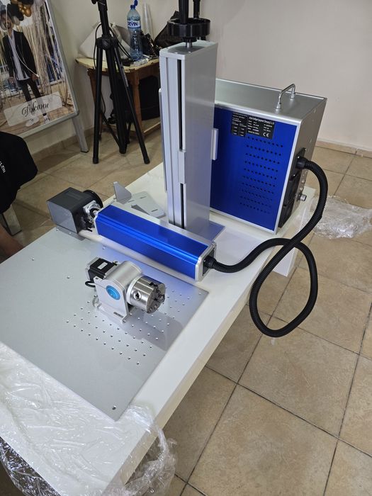 Лазерна машина за гравиране fiber laser 30w