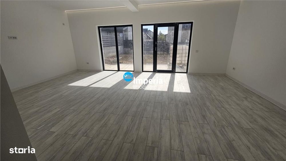 Casa tip duplex de vanzare in zona Bucium - Visan