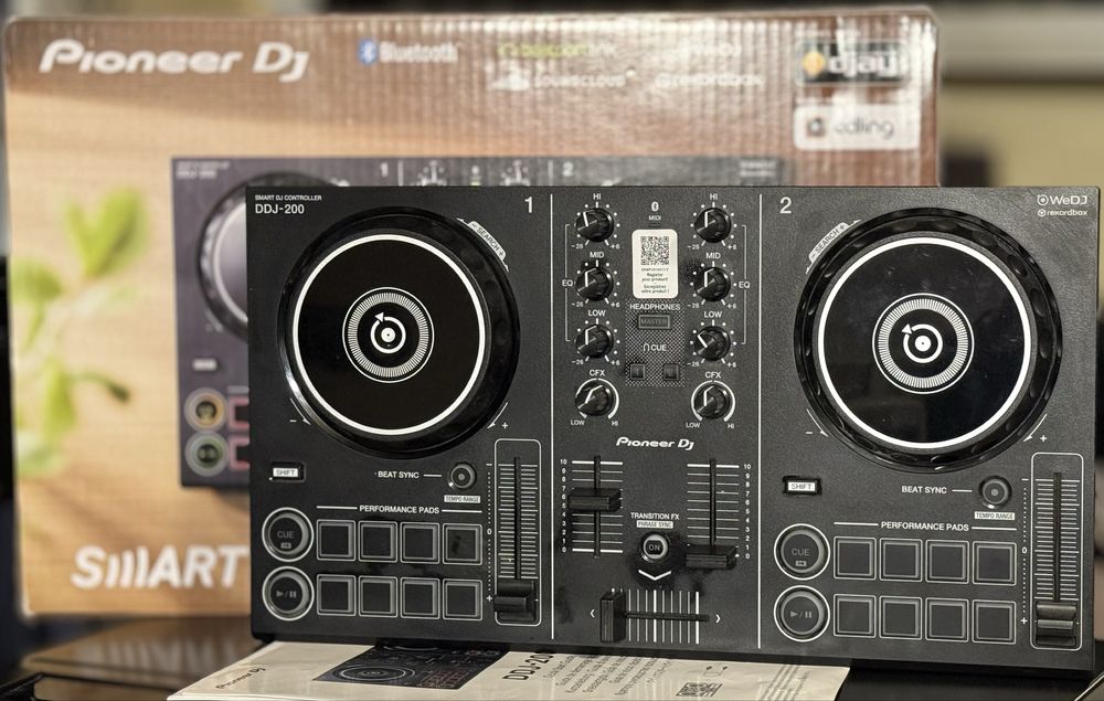 Контролер PIONEER DJ, DDJ-200, Черен