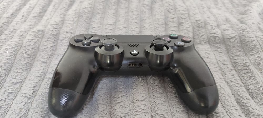 Продаётся джостик для ps4