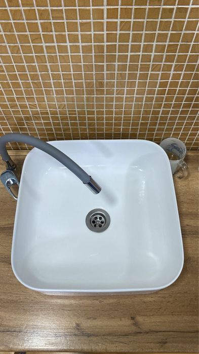 Продам раковину накладную