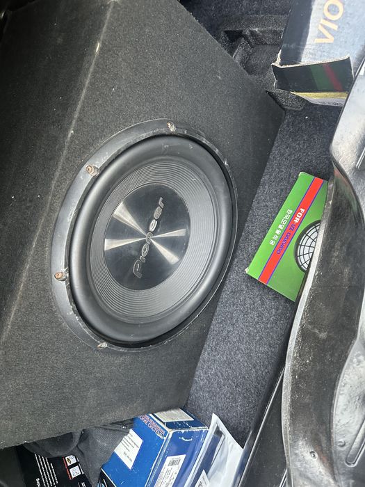 Продается самбуфер и усилитель для авто