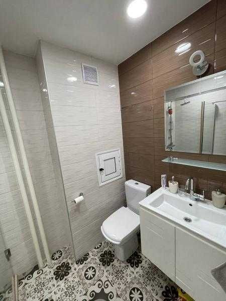 Дава се под наем Двустаен апартамент в Бургас, Лазур - 75 кв.м за 663 € - Снимка #8