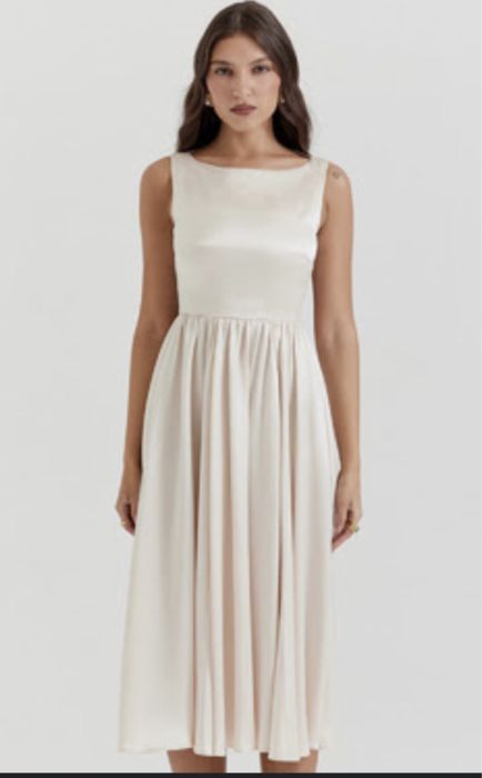 House of CB официална елегантна рокля кремаво