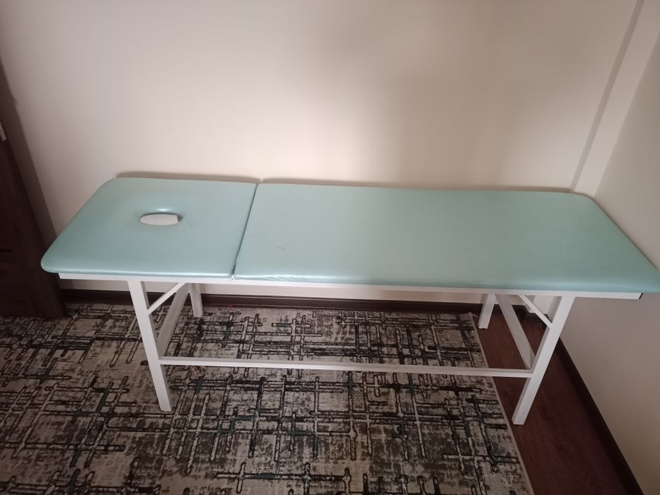 Кушетка для салонов, массажа и тд