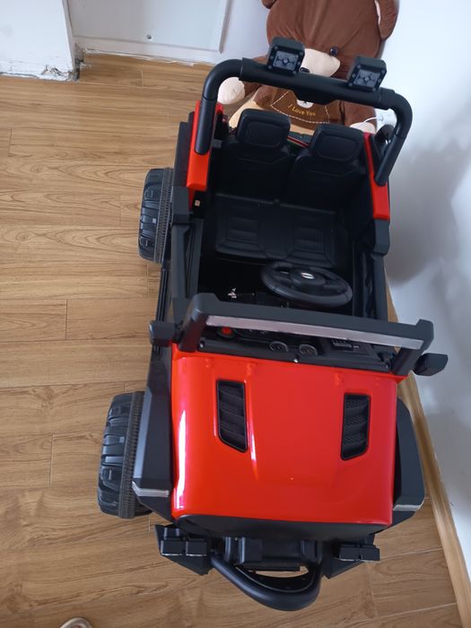 Vând mașinuță electrica copii