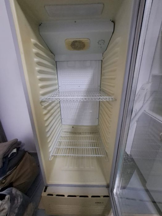 Ветринный холодильник