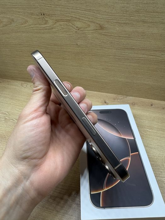 iPhone 16 PRO 256Gb Desert titanium