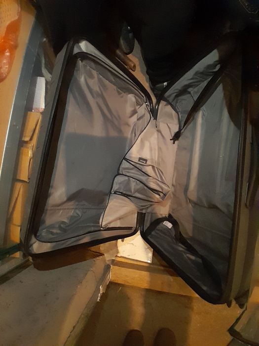 Голям  пътнически  куфар  rock с колелца