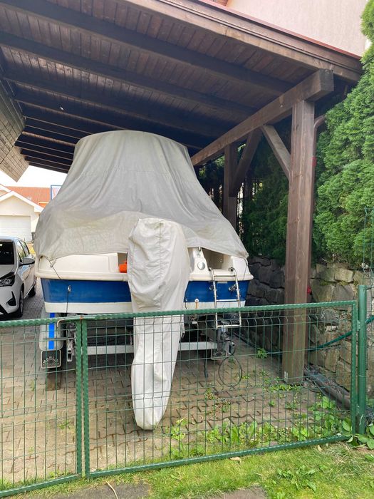 Vând barcă Bluestar Ventura 5,30 m cu cabină + Suzuki 90 CP + peridoc Marlin 2 axe