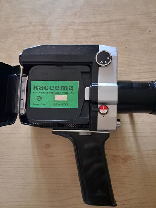 Продам кинокамеру Кварц