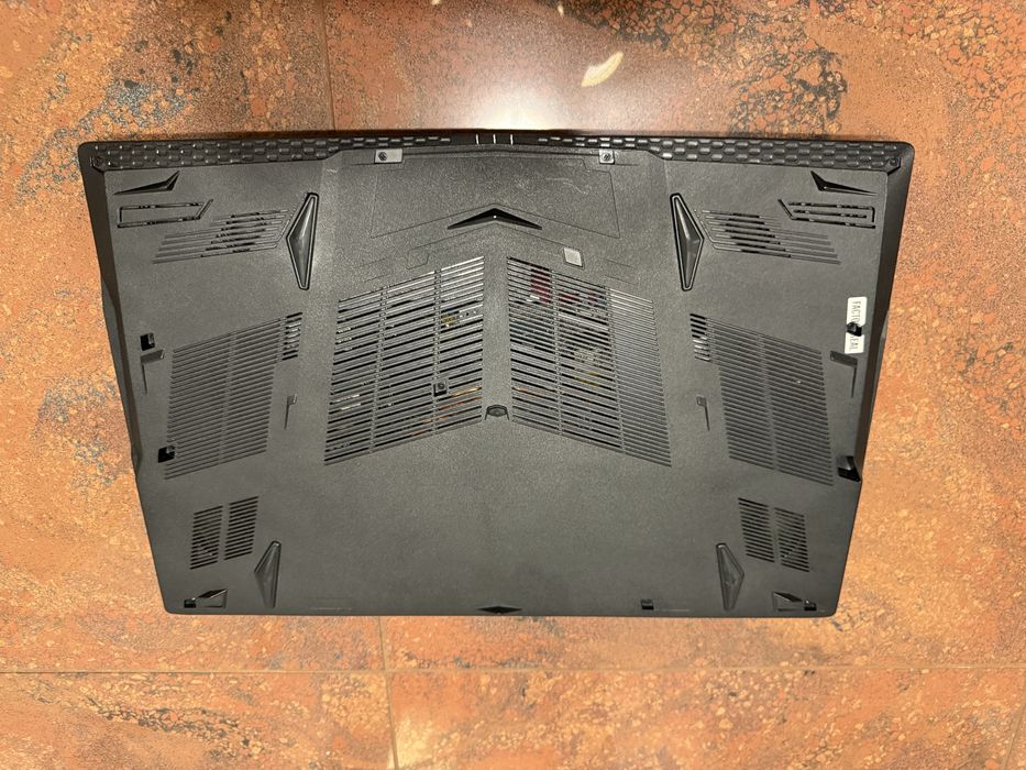 Laptop Gaming MSI RAIDER GE73 RGB 8RF