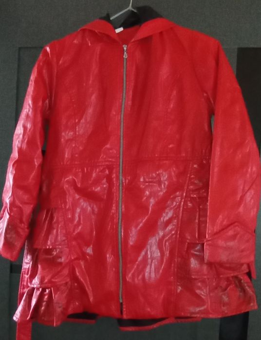 Куртка лёгкая на девочку