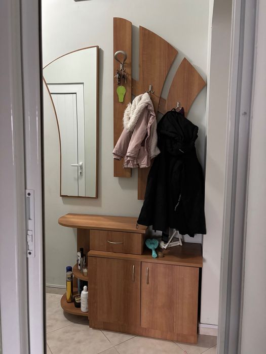 Портманто, шкаф за обувки и закачалка