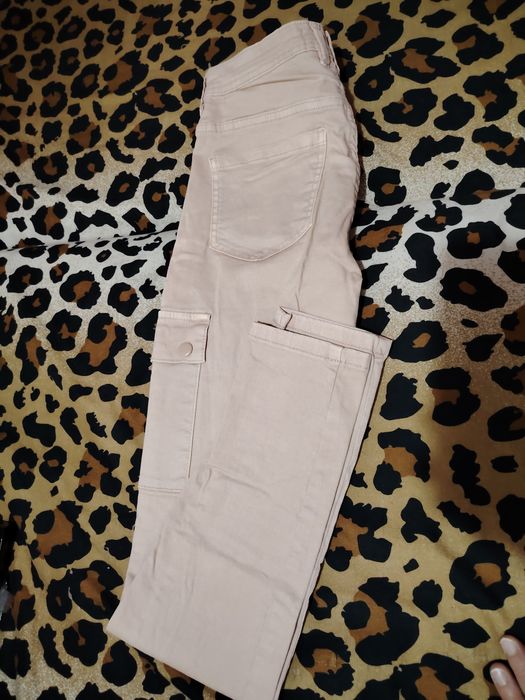 Pantaloni femei roz Sinsay