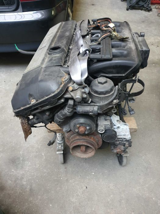 бмв е46 двигател М52 6 цилиндров