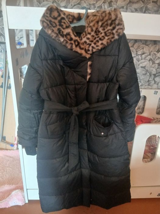 Продам куртку женскую