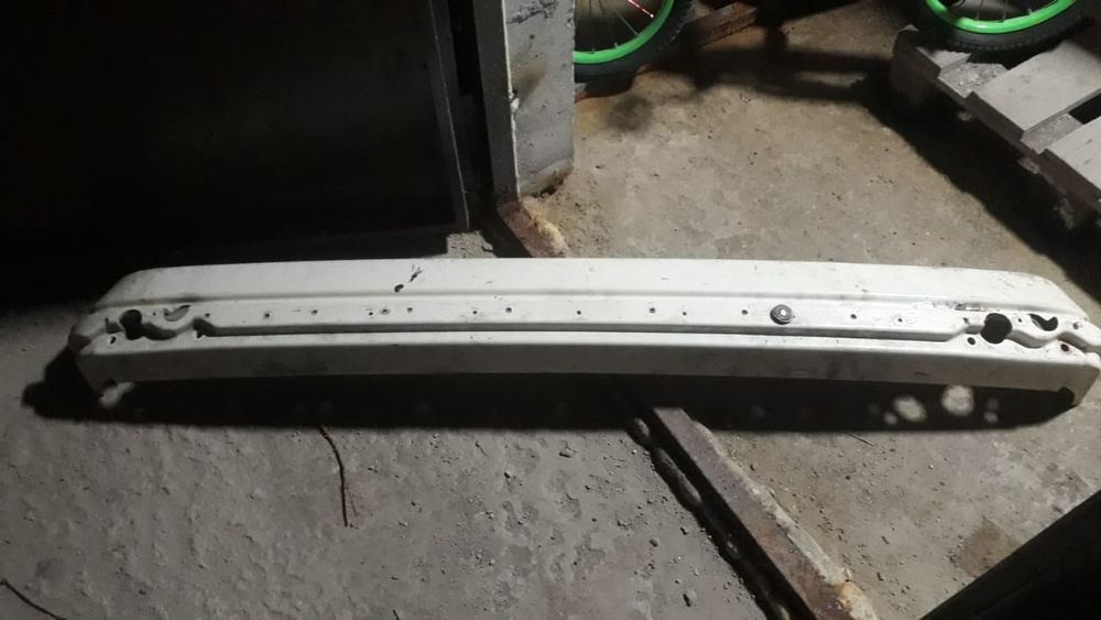 Усилитель заднего бампера бмв е34