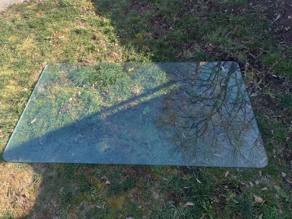 Зелено стъкло с кант