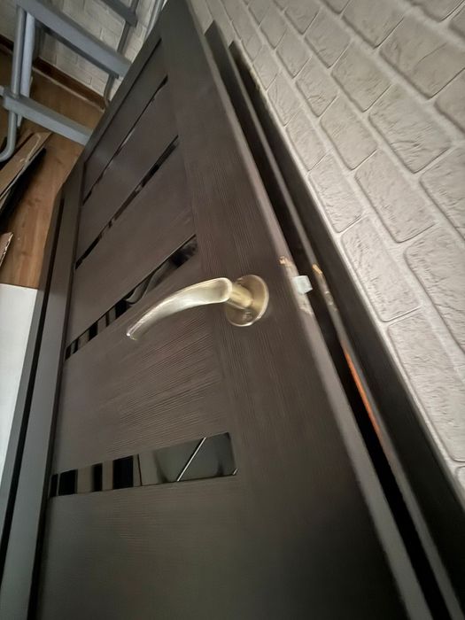 Продом двери срочно