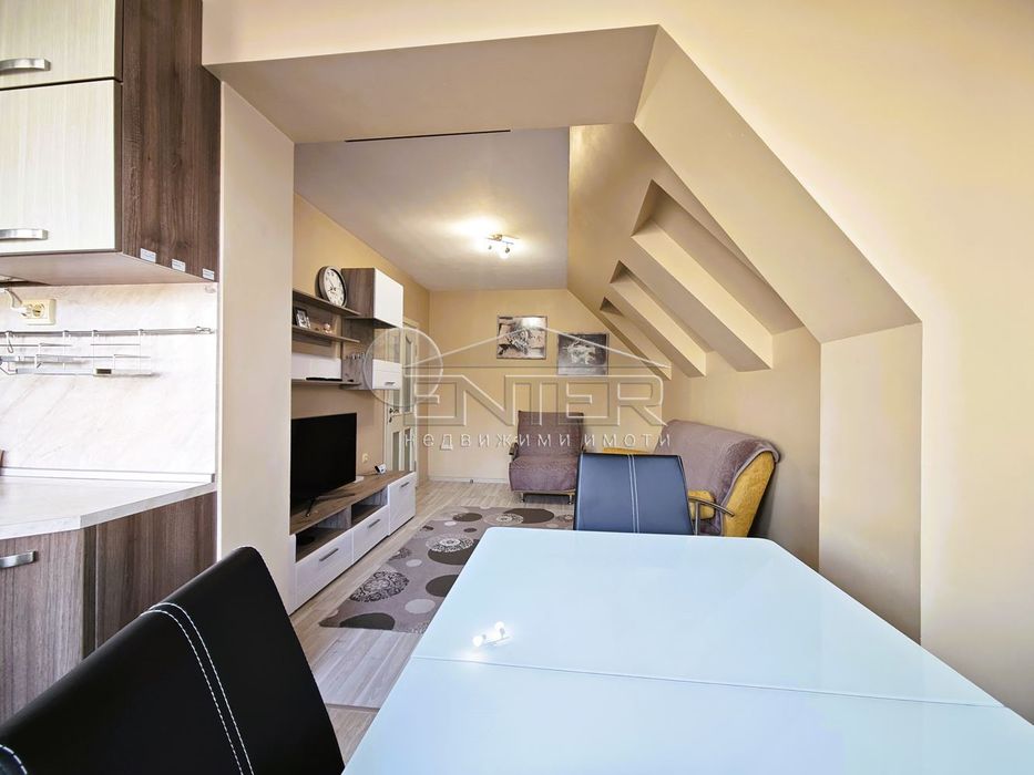 Дава се под наем Тристаен апартамент в Варна, Левски - 90 кв.м за 648.21 € - Снимка #2