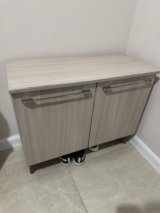 продам тумбы для обуви 2 шт есть