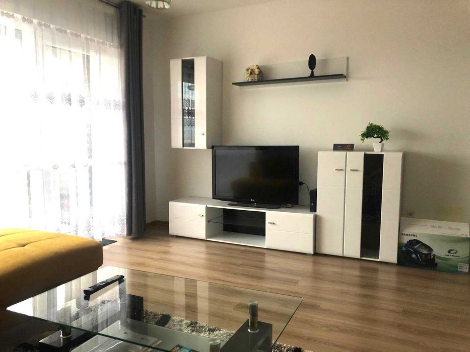 Apartament luminos gata de locuit