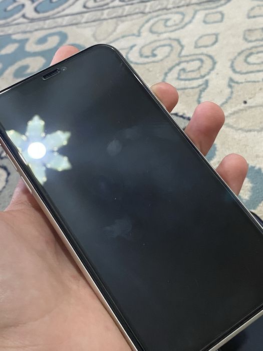 Продам айфон 11 белый