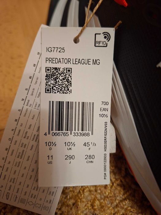 Чисто нови бутонки adidas