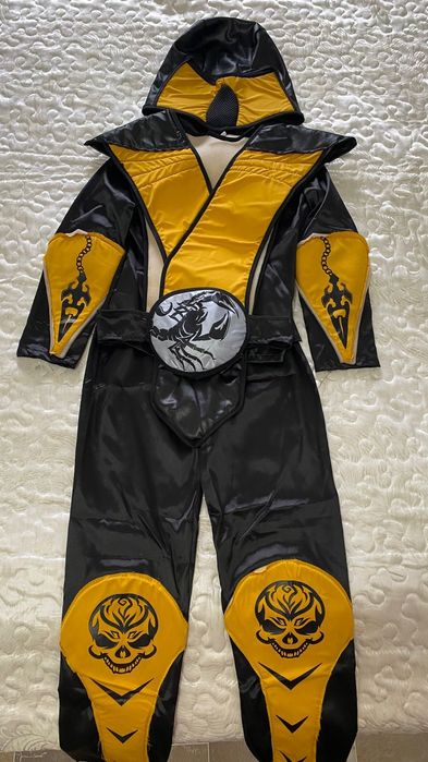 Новогодний костюм "Скорпион" на прокат.На 8-9 лет.Новый,чистый.