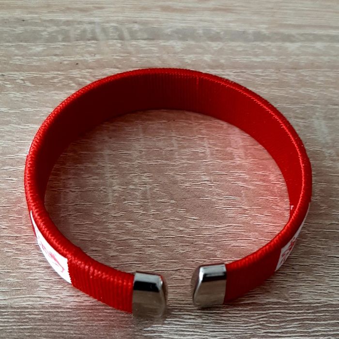 , гривна със зодия, и гривна за здраве и късмет и нови украси