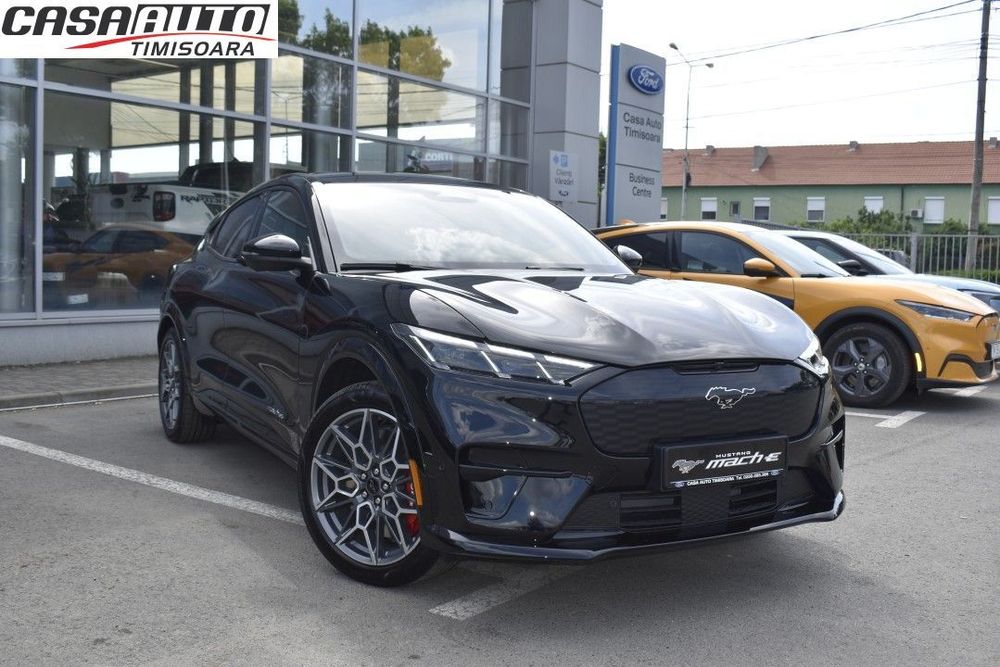 Ford Mustang Mach-E Ford Mustang Mach-E GT 2 motoare autonomie extinsă 487 CP AWD