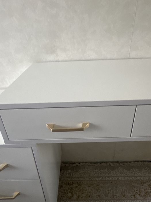 Туалетный столик