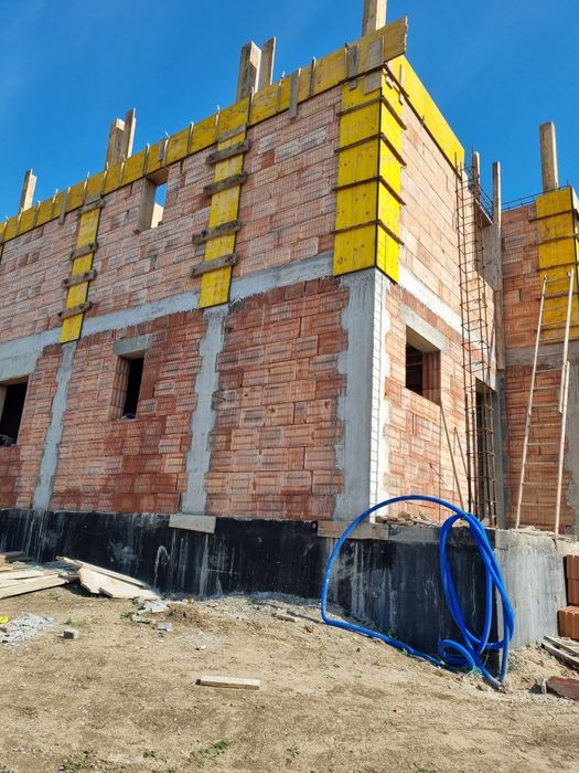 Case  în Valea adanca