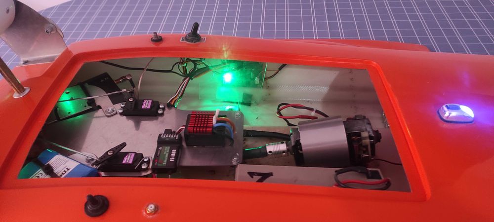 Лодка за захранка