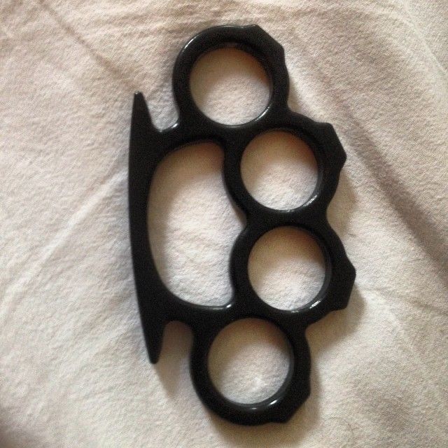 Черен метален бокс