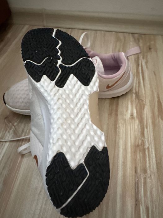 Маратонки Nike City Trainer 3 розови 38