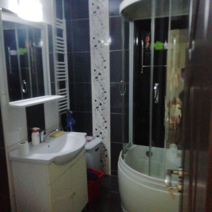 Vand apartament 2 camere Navodari