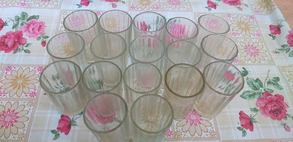 Стаканы стеклянные большие и средние